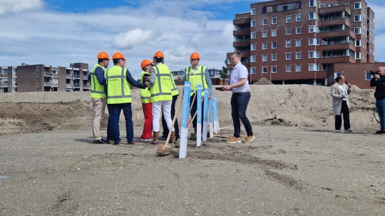 Bouw ‘Zorgzaam Kraaihoek’ start met hamerslagen