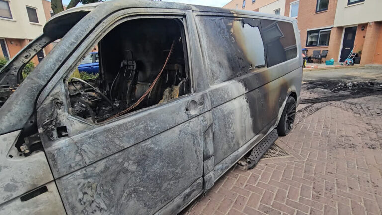 112-Nieuws: bestelbusje in brand