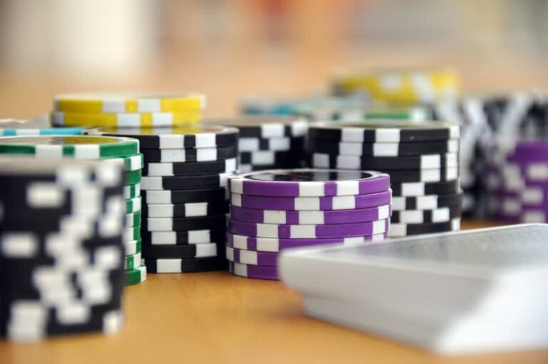 Illegaal casino opgerold in voormalig winkelpand Kraaihoek; eigenaar reageert