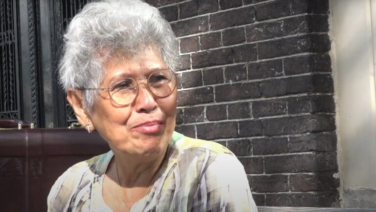 Hoe een Indische familie naar Nederland kwam, met een koffer vol herinneringen