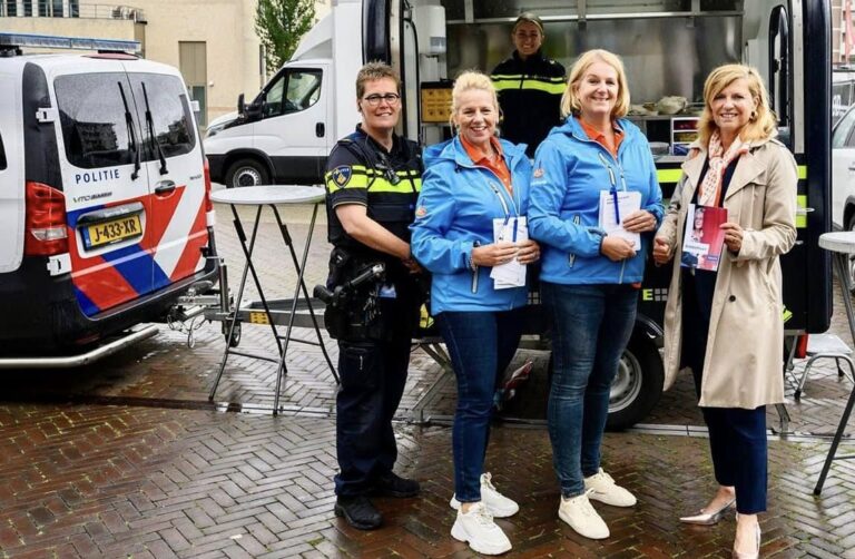 Burgemeester geeft voorlichting over babbeltrucs