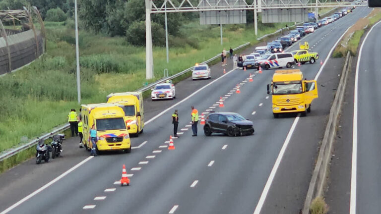 Twee gewonden bij ongeluk A15, bestuurder test positief op drugs