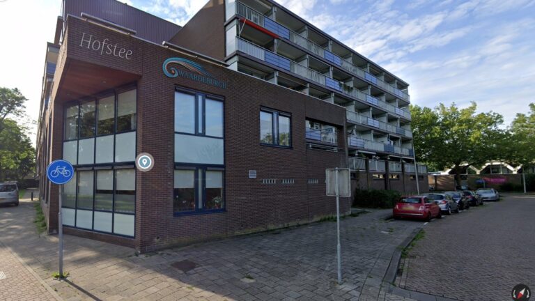 Man in Sliedrecht op klaarlichte dag uit zijn huis gesleurd
