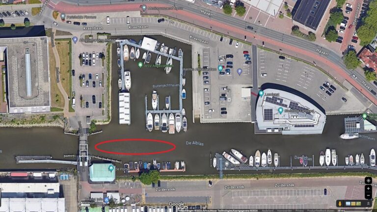 Tientallen liters diesel gelekt in haven