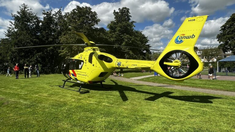 Traumahelikopter landt in wijk Molenvliet