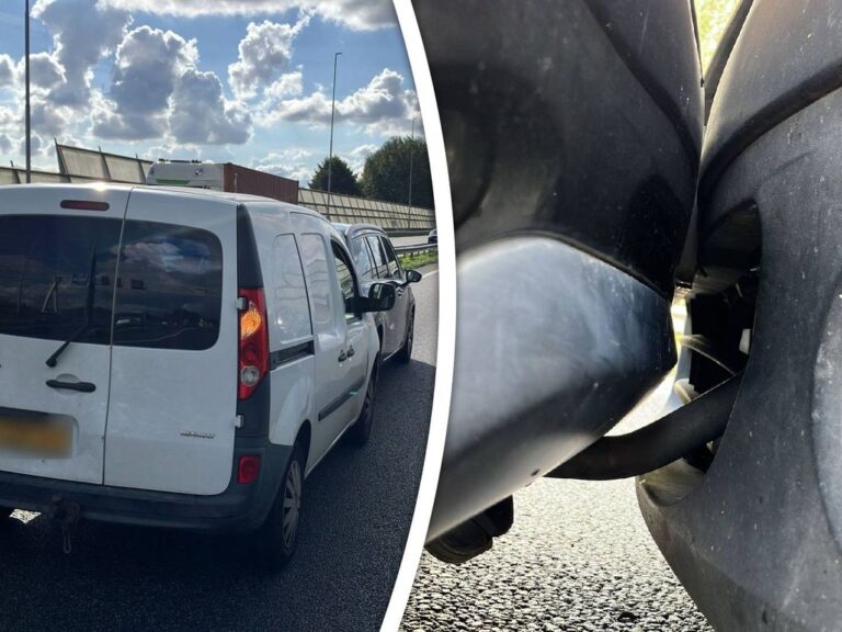 Opmerkelijk: auto’s aan elkaar vast na botsing op A15