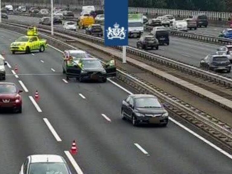 Meerdere voertuigen botsen op Van Brienenoordbrug