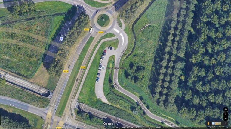 112-Nieuws: auto op carpoolplaats uitgebrand