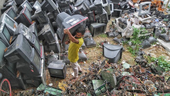 e-waste pixabay