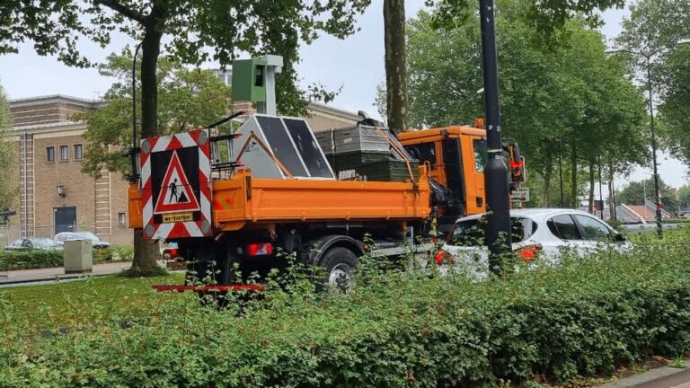 Flexflitser tijdelijk verwijderd van Dordtse Oranjelaan