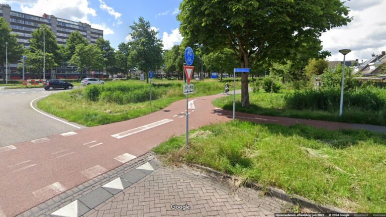 Scooterrijder naar ziekenhuis na aanrijding bij Kattestaart UPDATE