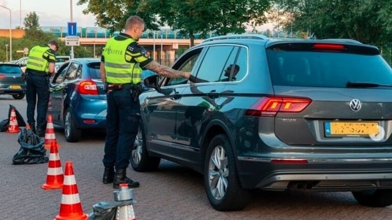 Tientallen bestuurders betrapt bij grote verkeerscontrole in Dordrecht