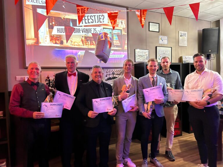 Excelsior huldigt 7 leden