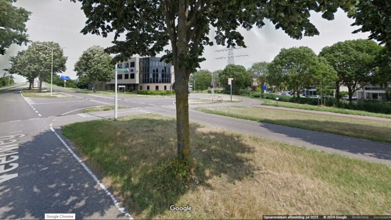 Botsing tussen auto en scooter bij de Biezen