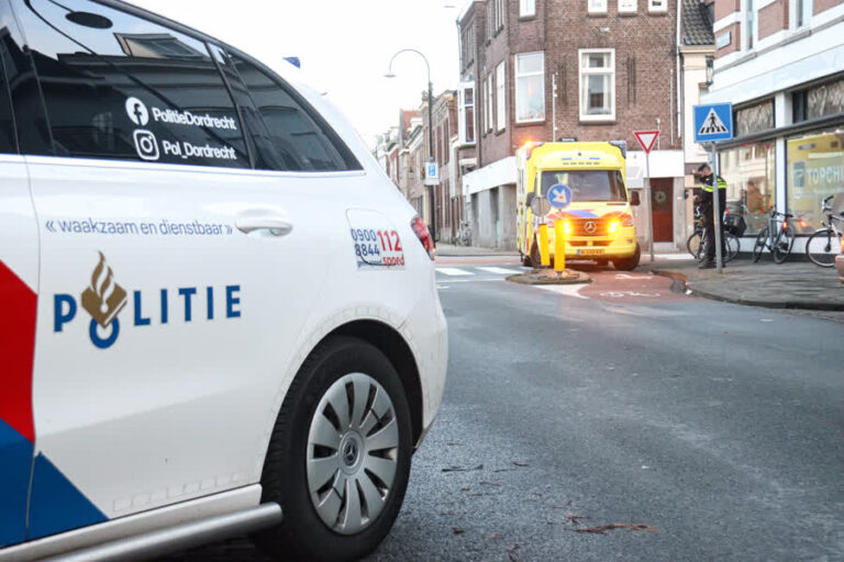 Man op elektrische fiets loopt hoofdwond op bij aanrijding