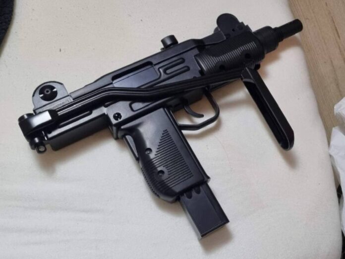uzi