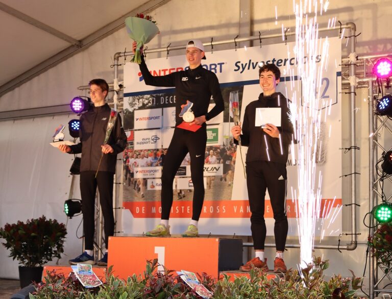 Jochem Wiersma wint Sylvestercross in Soest