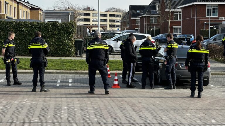 Politie houdt verkeerscontrole langs BK-weg