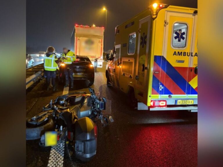 Weer aanrijding op A15 bij Hardinxveld