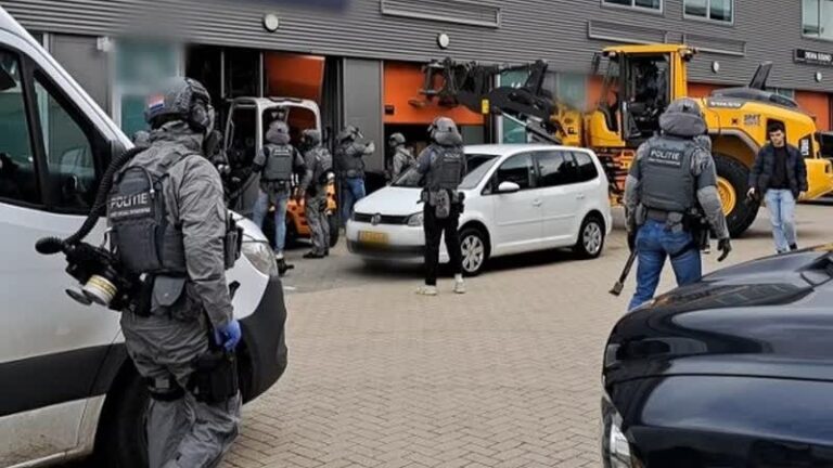 Gezellige loodsen blijken vol jerrycans te staan met vloeistof om harddrugs mee te maken