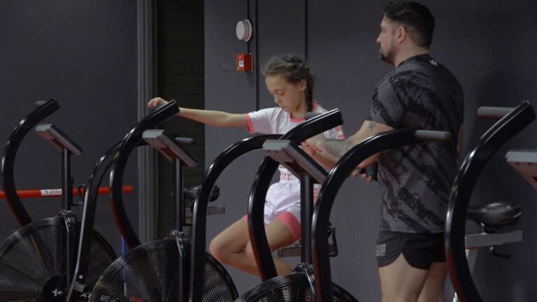 Papendrechts MMA-talent Fajén (11) wil de internationale top bereiken (Video)
