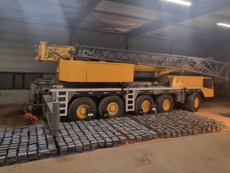 3100 kilo coke gevonden in kraan, Zwijndrechtse ‘geldschieter’ aangehouden (Video)