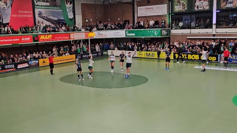 Jubilerend PKC viert dubbelfeest met winst op HKC in streekderby (Video)