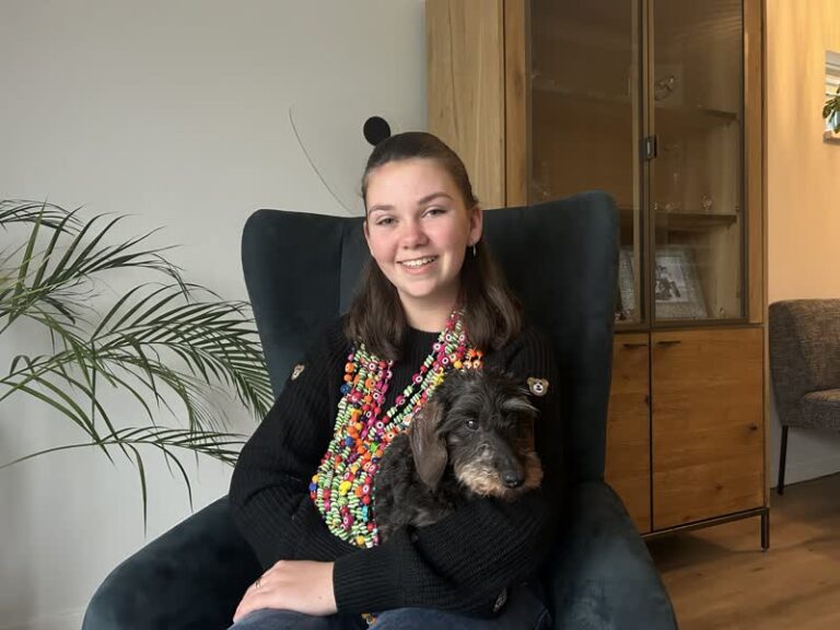 Rose Leenheer (13) zet zich in voor nazorg ex-kankerpatiënten: ‘Je valt in een gat’