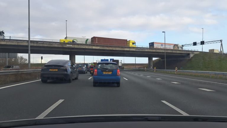Opnieuw lange files op A16 en N3