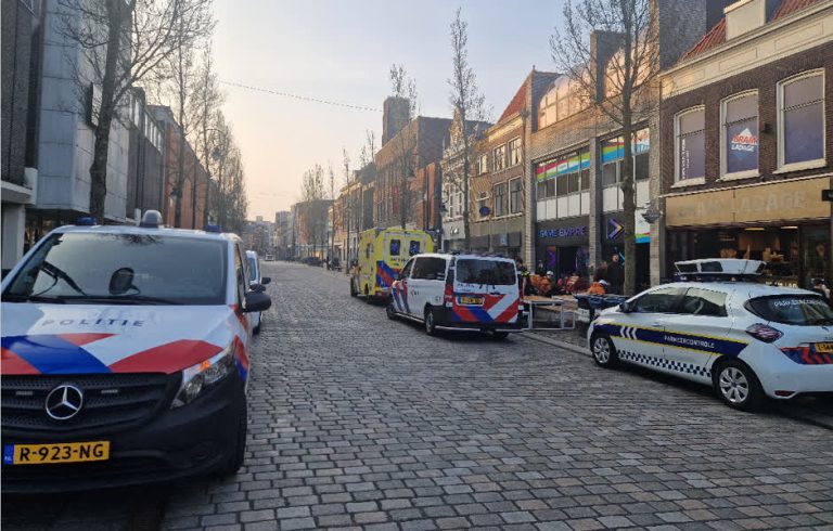 Handhaver wordt mishandeld en raakt gewond, Alblasserdammer aangehouden