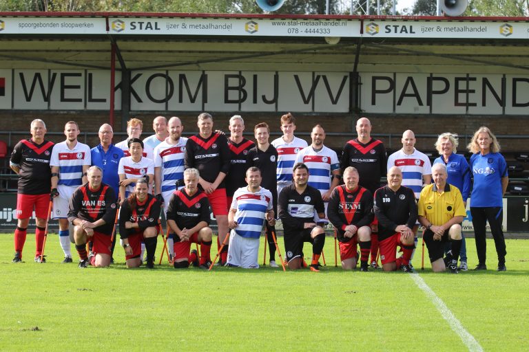 Veteranen VV Papendrecht spelen tegen Amputatieteam