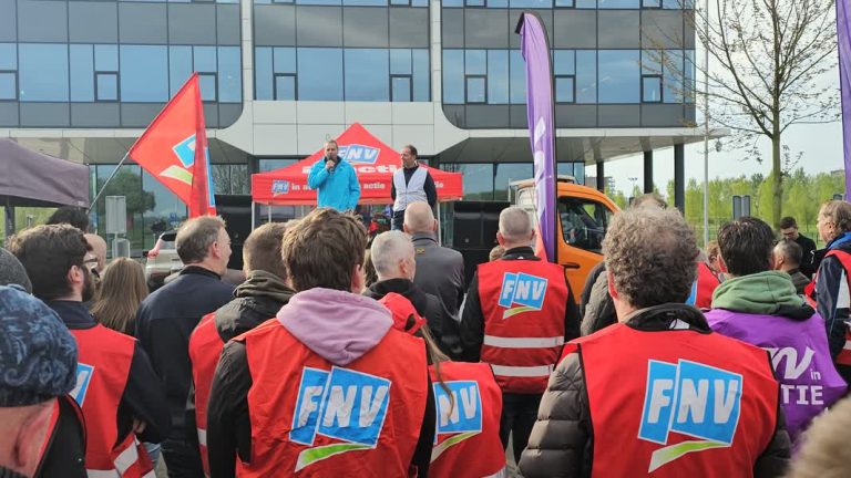 Werknemers Fokker leggen bedrijf 24-uur plat om ‘teleurstellend sociaal plan’