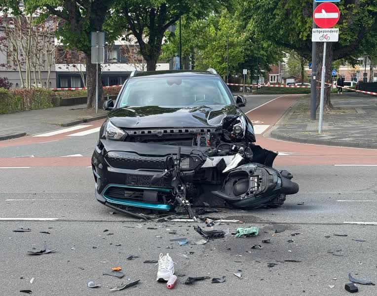 Jongeman (18) zwaargewond na harde klap: ‘vloog 15 meter door de lucht’ (Video)