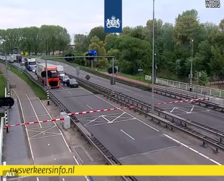 Wantijbrug in storing; files op N3