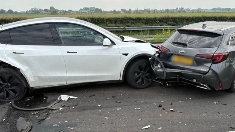 A27 richting Breda dicht door ongeluk