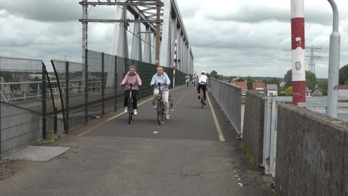 baanhoekbrug fietsers