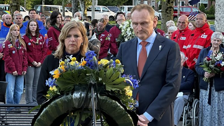 Papendrecht herdenkt de doden onder grote belangstelling