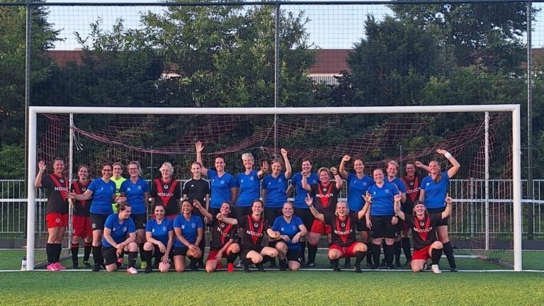 Powervrouwen spelen dorpsderby