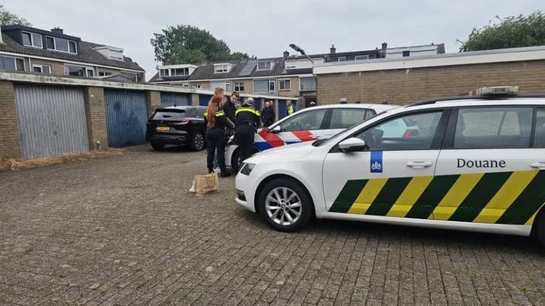 Garageboxen in Zwijndrecht doorzocht door douane en politie