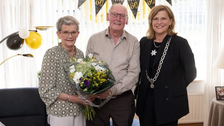 Echtpaar Jansen-Van de Graaf 60 jaar getrouwd
