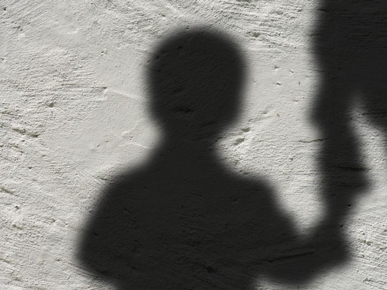 Ex-lid kerk bekent misbruik familie en verspreiden kinderporno: ‘Hij was een seksueel roofdier’