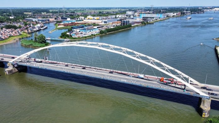 merwedebrug lucht corrado