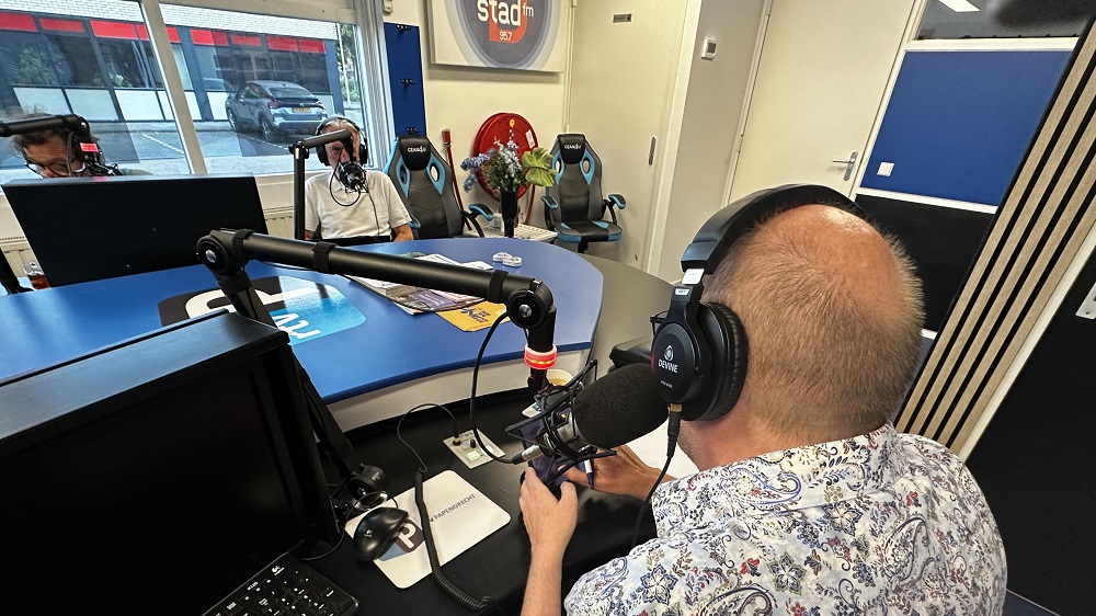 Praatpaal over de afsluiting van de Merwedebrug