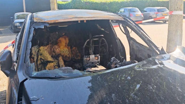 Vierde autobrand binnen twee weken in Alblasserdam (Video)