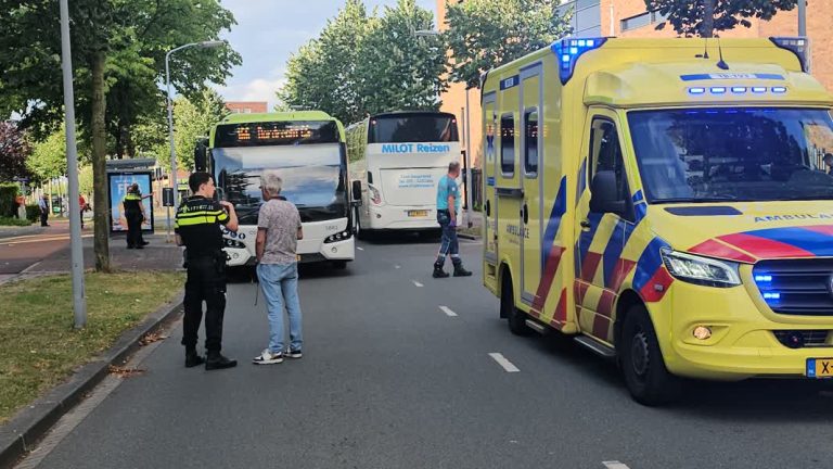 Meisje gewond na aanrijding lijnbus