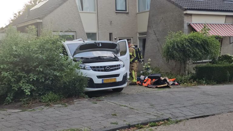 Brand in bestelbus in Ridderspoorhof