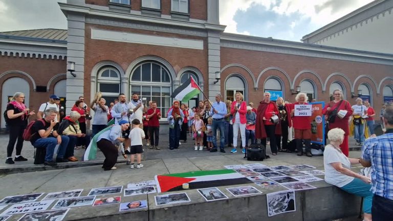 Lawaaiprotest Gaza op station Dordrecht: ‘Wij schreeuwen waar zij stil blijven’