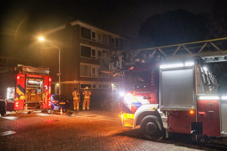 Piepende rookmelder in Dordrecht, maar brand? Nergens te bekennen (Video)