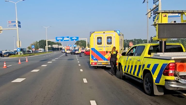 Vertraging op N3 door botsing op kruispunt