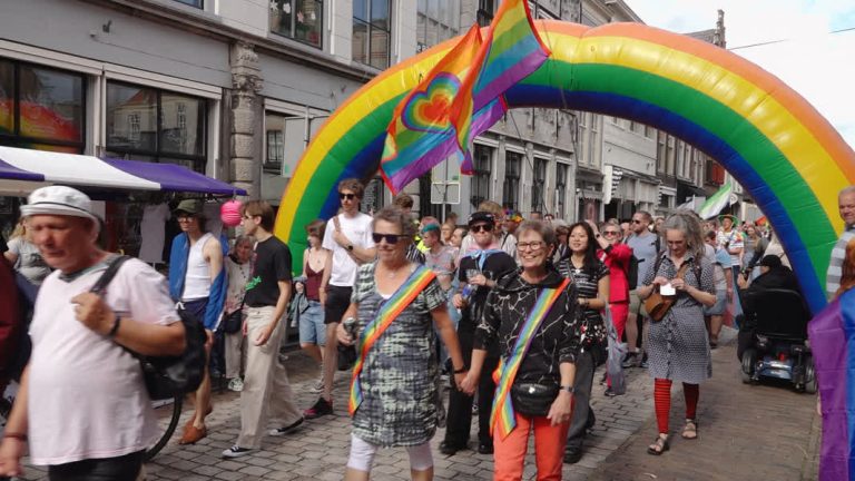 10e editie Dordtse Pride feestelijk afgetrapt met Pride Walk (Video)